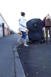 2 Gfs Pee In Public Next To Schoolbus Stop