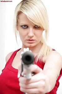 Vicci G Seductress Gun Look