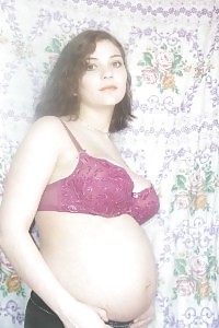 1st Time Waiting Mama Absolutely Nude And Stretching Her Legs To Jerk Her Labia